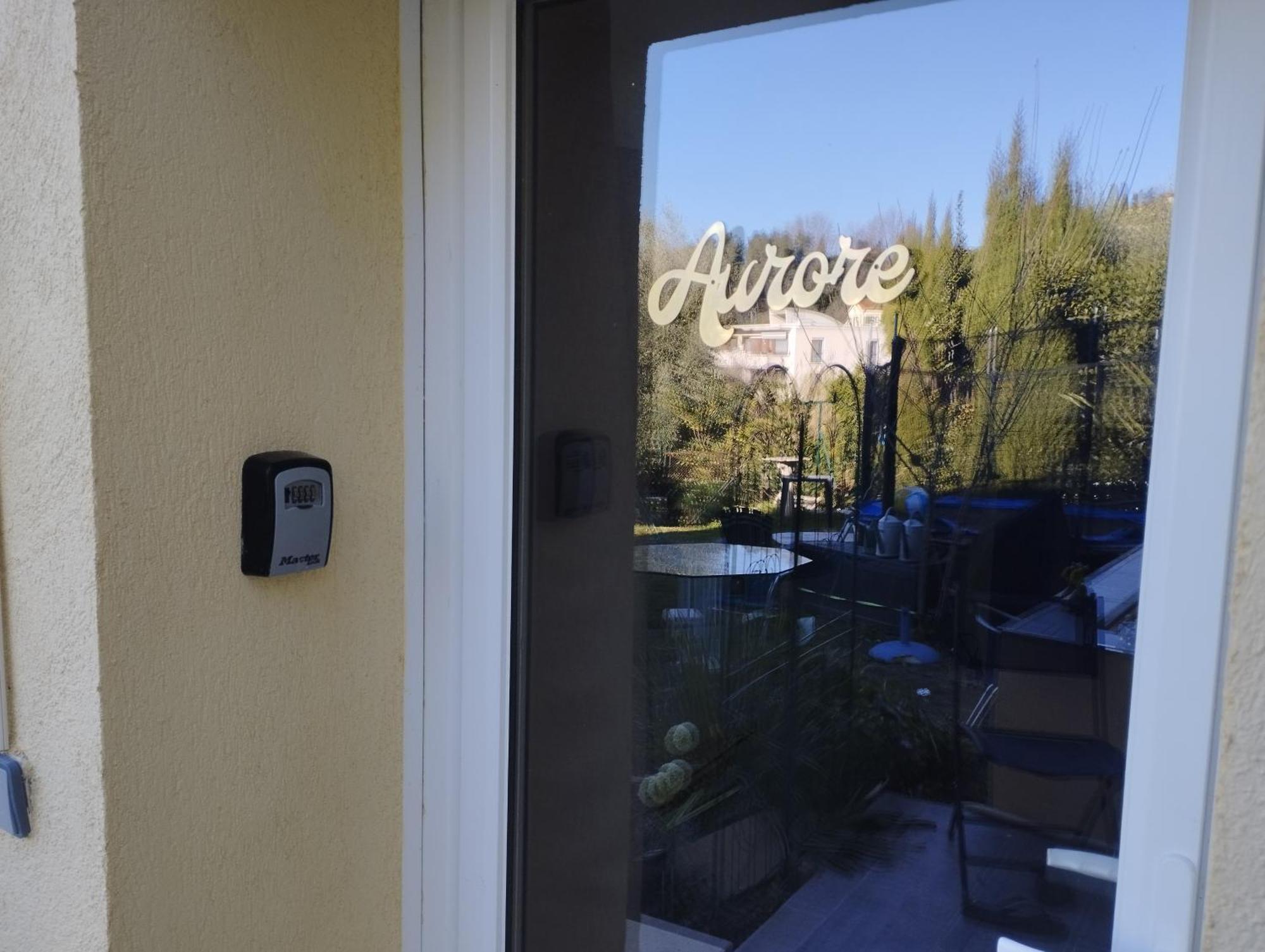 Appartement Aurore En Rez De Jardin Avec Parking Gratuit Vence Exterior foto